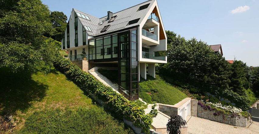 Main challenges of constructing your Dream House on a slope